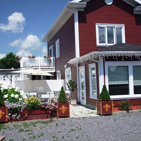 Motel Canadien ทรัวส์-ริวิแยร์ ภายนอก รูปภาพ